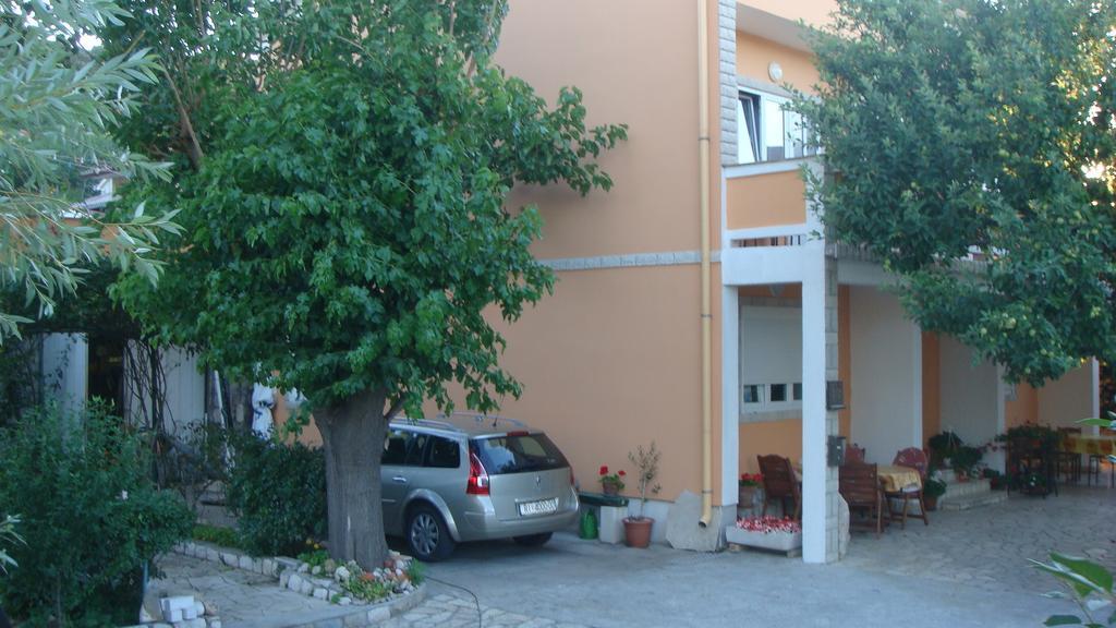 Apartments Valentino Supetarska Draga Exteriör bild